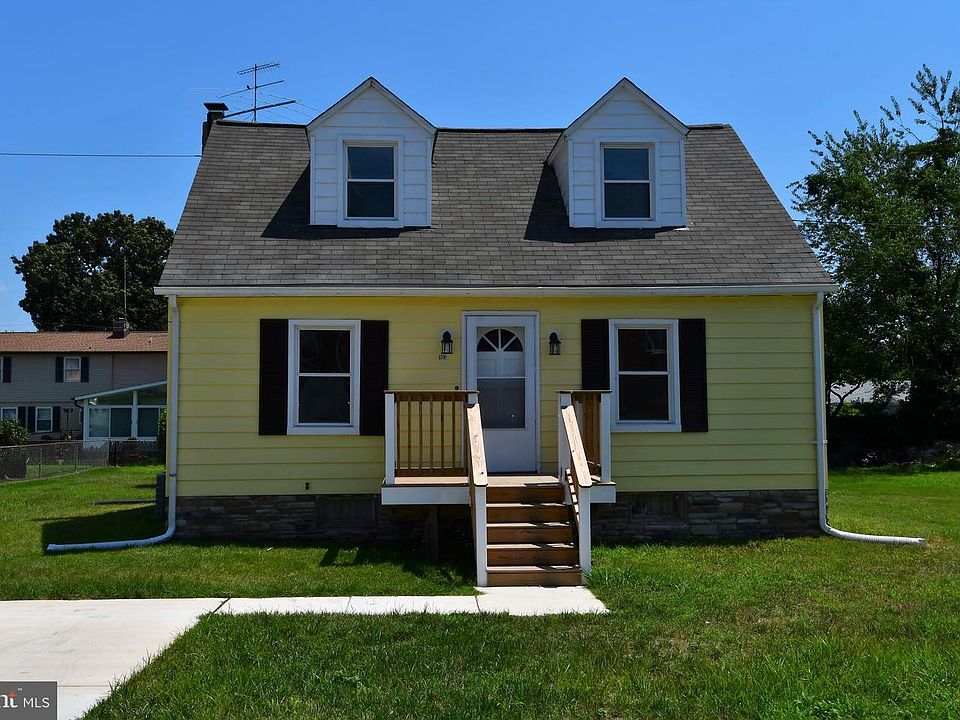 1st image of 105 B Cedar Dr