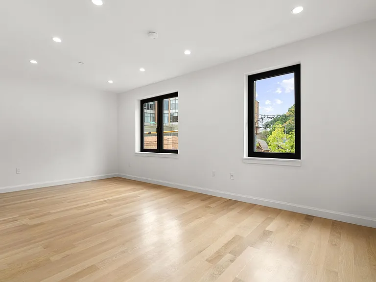 1618 Beacon St #3 — Photo 22