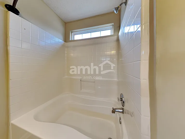 930 W Oaks Dr — Photo 12