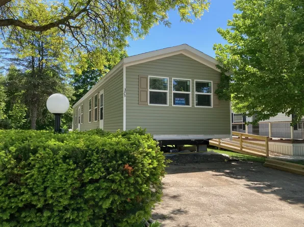 375 Woodland Drive Oakland, Charter Township, MI 48363