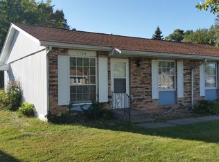 1120 12th St, Silvis, IL 61282