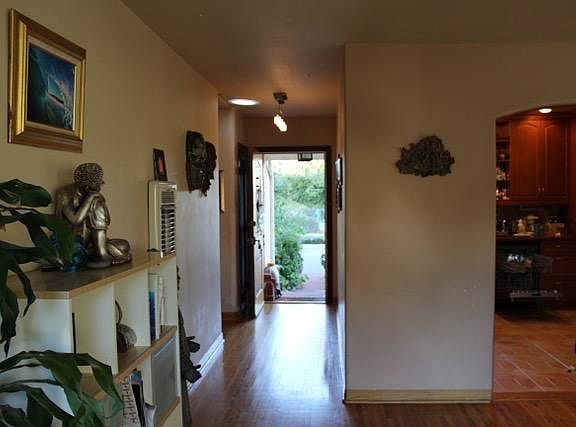 2nd image of 18970 Oxnard St