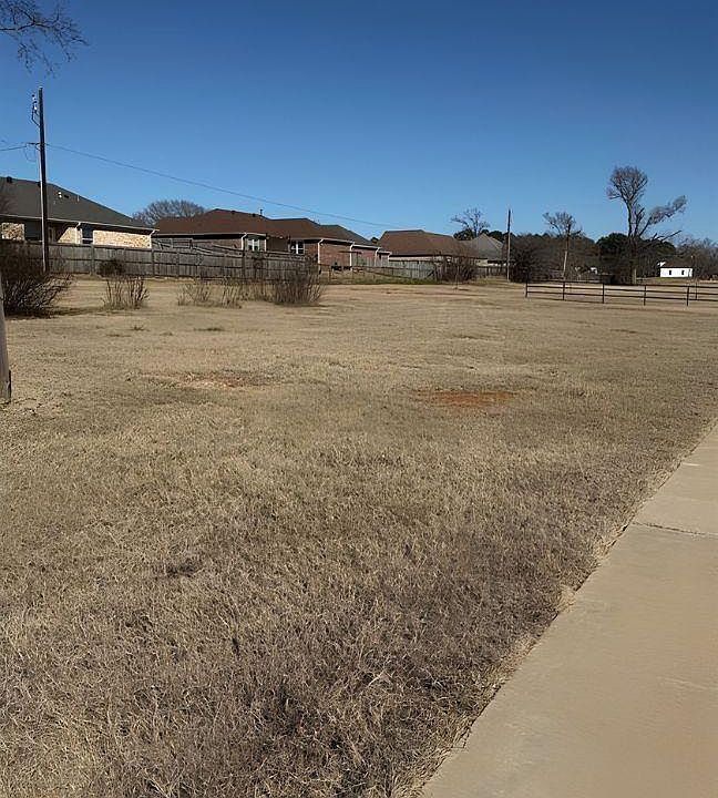 2nd image of 399 Maji Rd