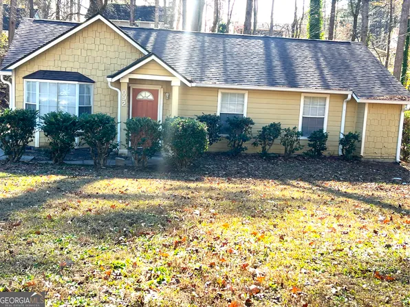 92 Oriole Dr, Jonesboro, GA 30238