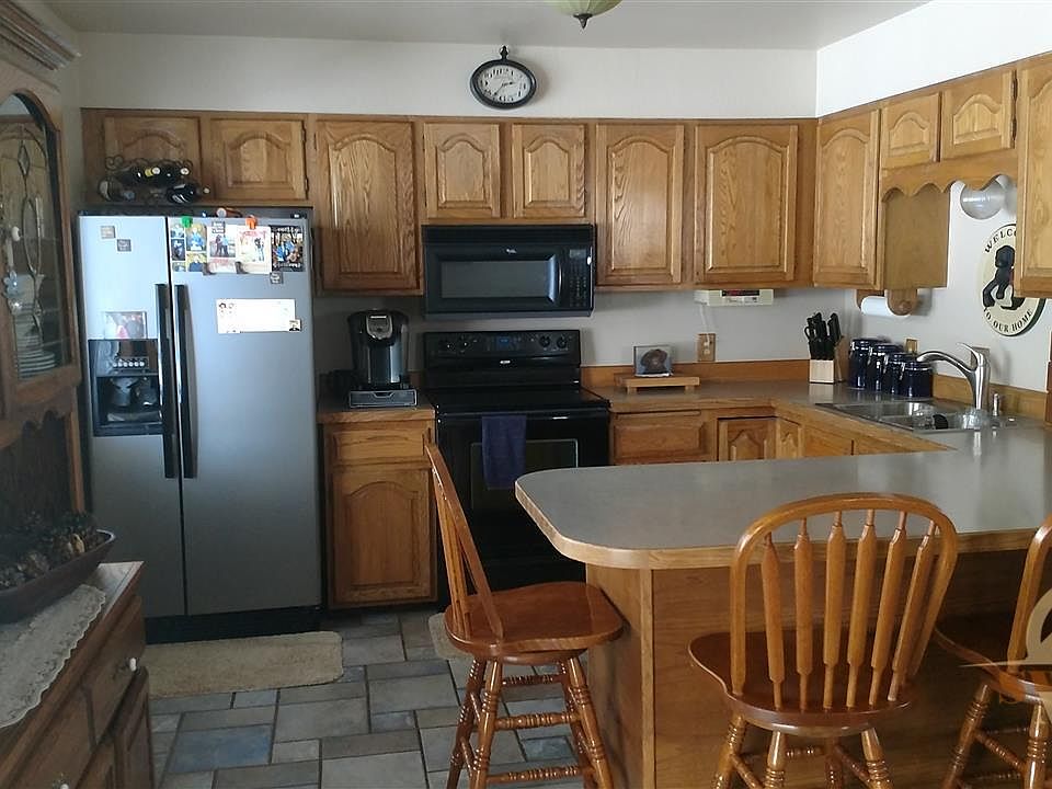 2nd image of 208 Park Ave S