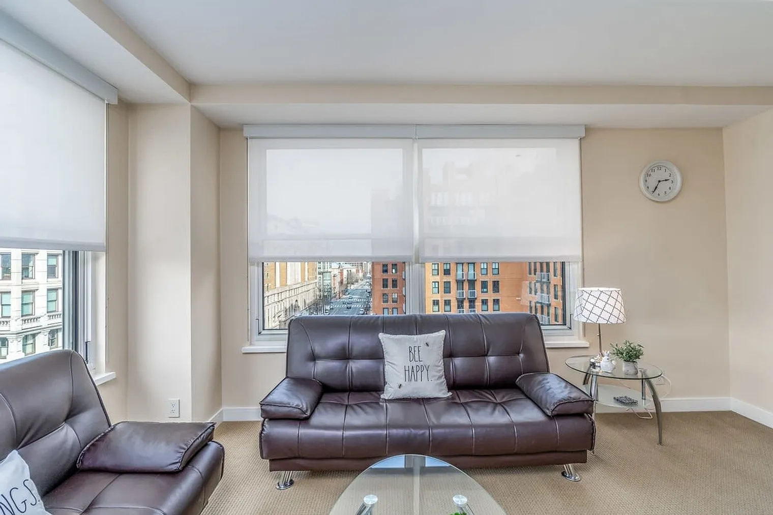 1 bed, 1.0 bath, 1044 sqft, $8,044 — Photo 2