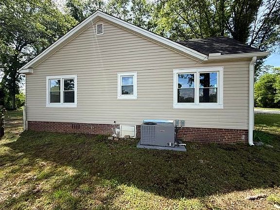 3rd image of 1064 Howard St
