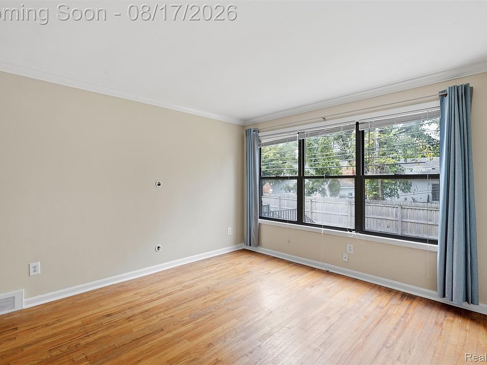 25863 Woodward Ave Apt 103, photo 3