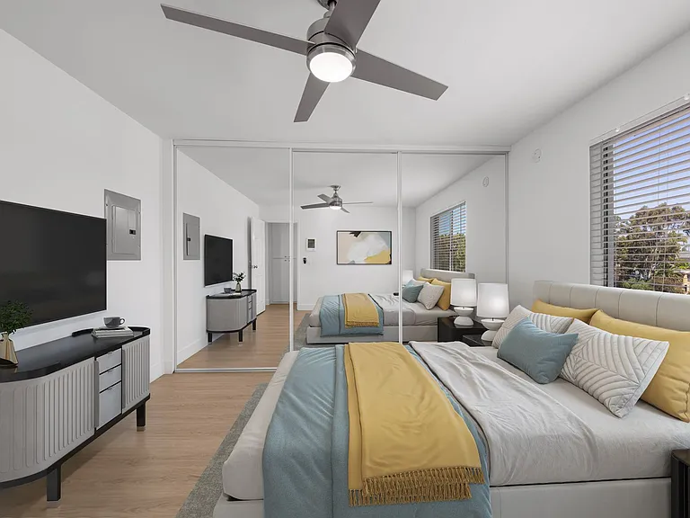 Modern University Crest Apartments 1 Month Free — Photo 23