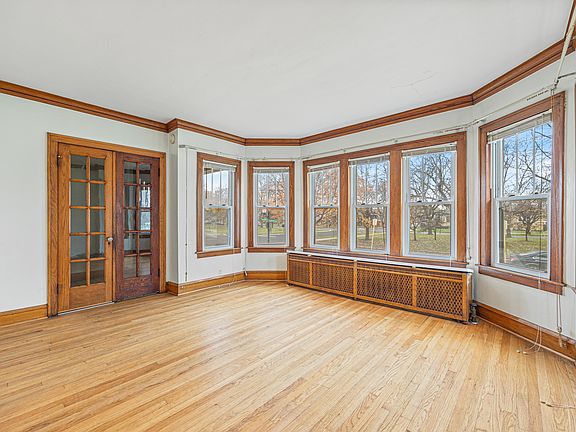 4th image of 4704 W Wrightwood Ave