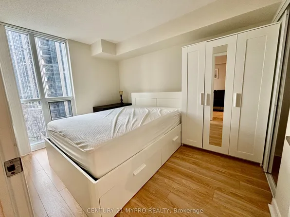 4968 Yonge St, Toronto, ON