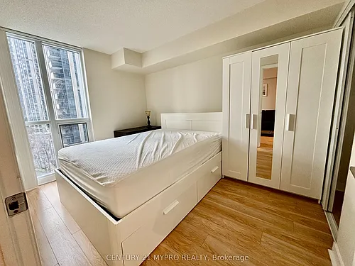 4968 Yonge St #705 Photo 1