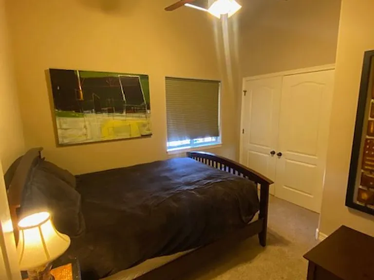 922 W 15th St #10 — Photo 7