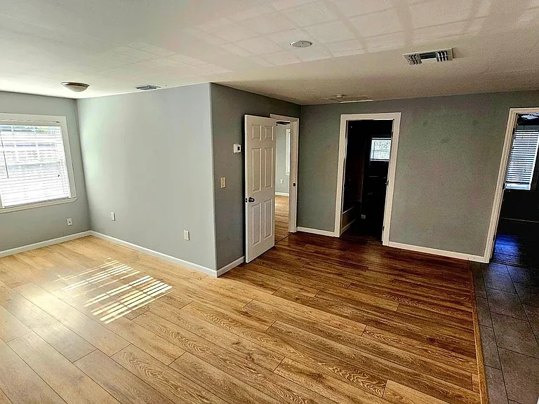 802 Forrest Ave #B — Photo 21