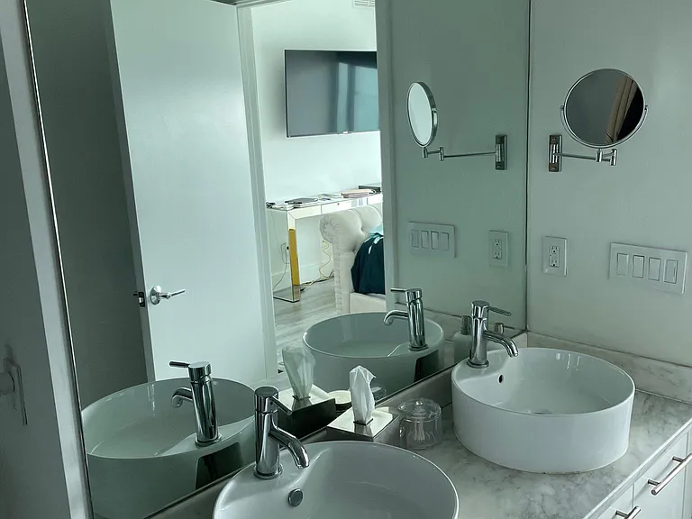 888 Biscayne Blvd #1810 — Photo 28