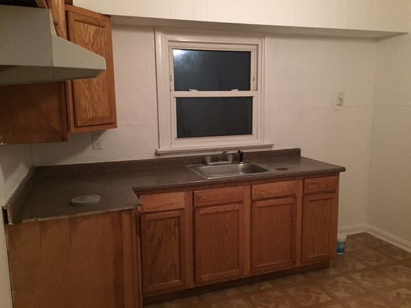3rd image of 10098 Castle Dr