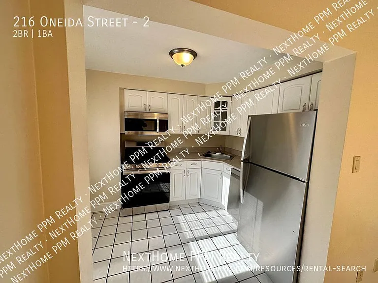 216 Oneida St #2 — Photo 32