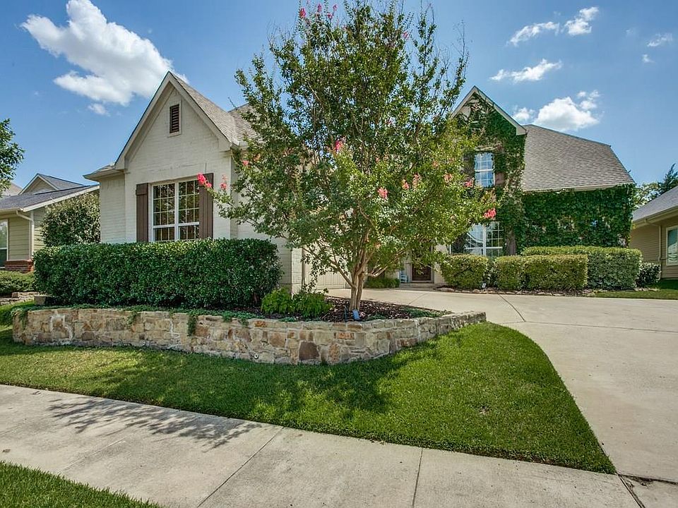1st image of 1008 Ivy Ln