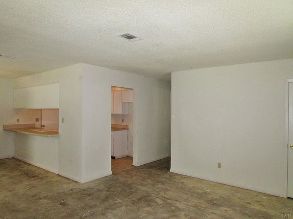 4th image of 2308 W Avery St