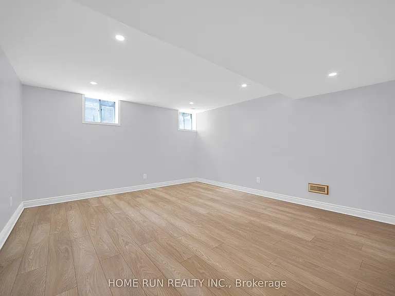 957 Messor Cres — Photo 30