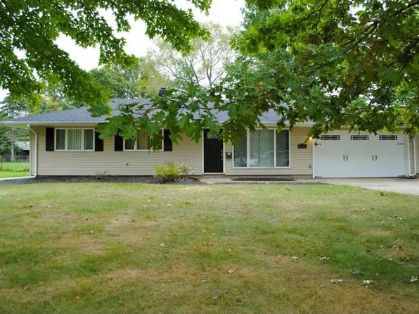6189 Cambridge Park Dr, Mentor, OH 44060