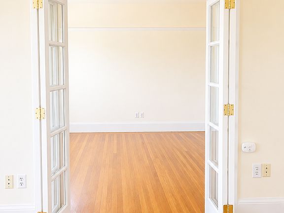 5th image of 2114 Essex St APT A