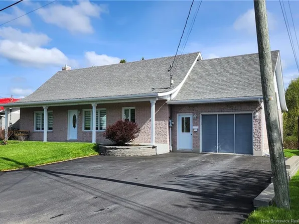 56 Belisle Ave, Edmundston, NB E3V 3W7