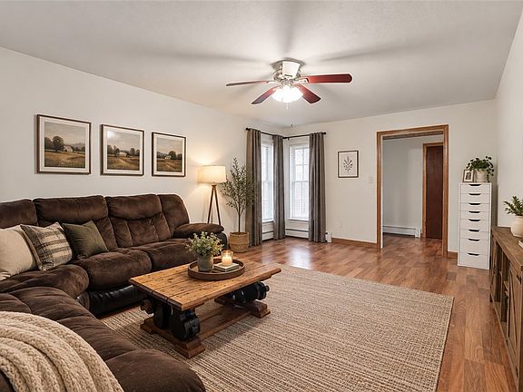4th image of 209 Matteson Dr