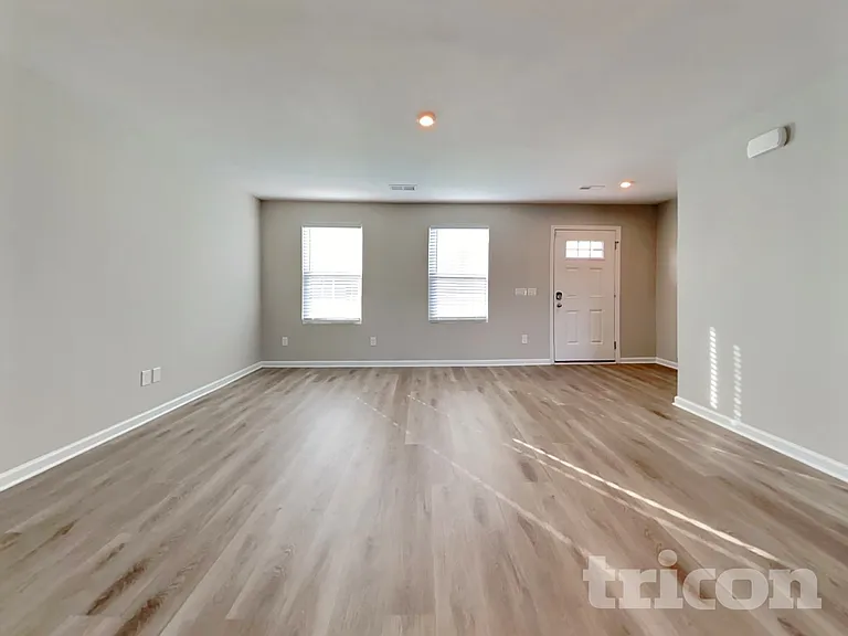 757 Sequoia Dr — Photo 4