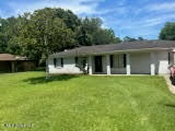 9808 Oakcliff Dr, Moss Point, MS 39562