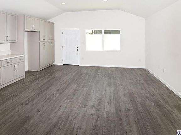 3rd image of 8102 Hinds Ave