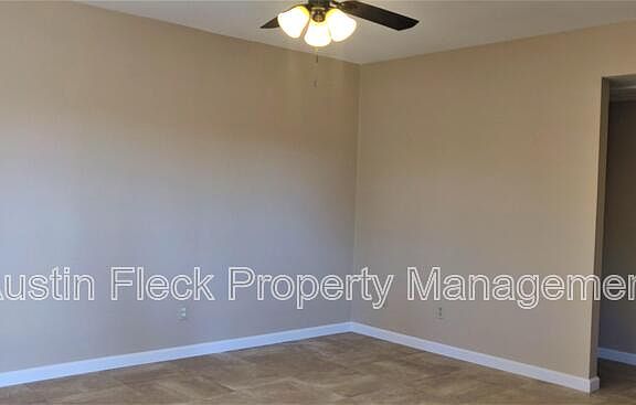 3rd image of 1328 E Hopi Cir
