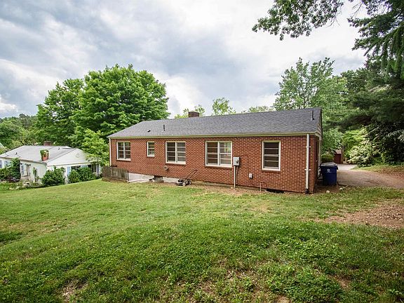 5th image of 1311 Crestview Dr