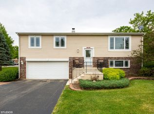 2503 Walnut St, Cary, IL 60013