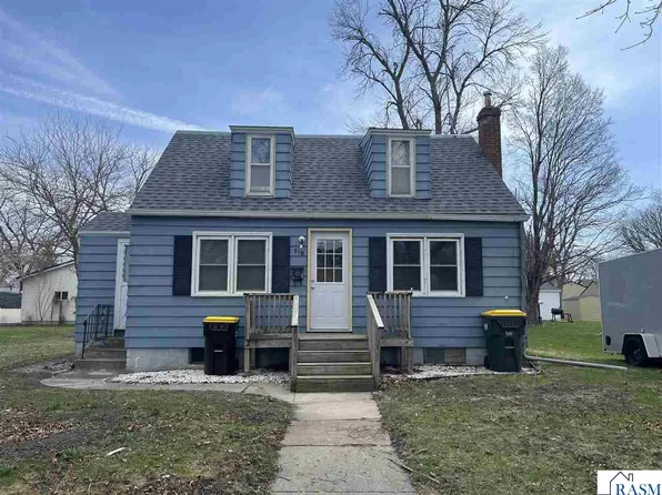 910 5th St N, Saint James, MN 56081