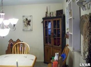 209 Flint Hill Rd, Alburtis, PA 18011