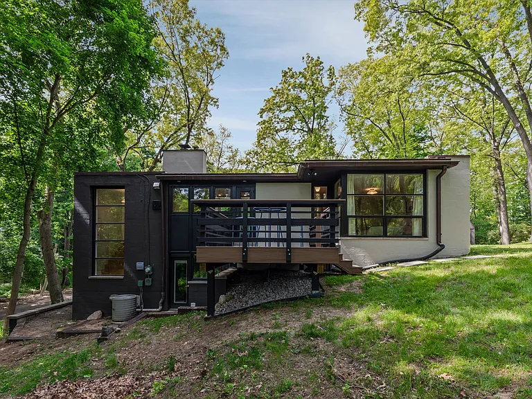 24179 Locust St — Photo 28
