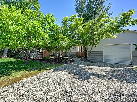 3rd image of 7208 Falcon Rd