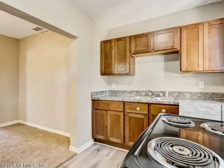 1430 Detroit St — Photo 21