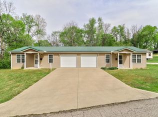 308 & 310 E Spruce St, Petersburg, IN 47567