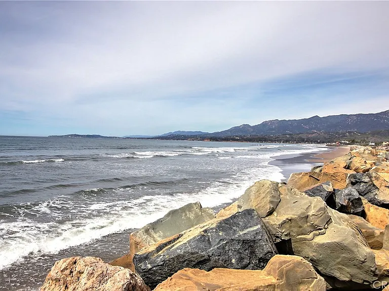 539 Sand Point Rd — Photo 13