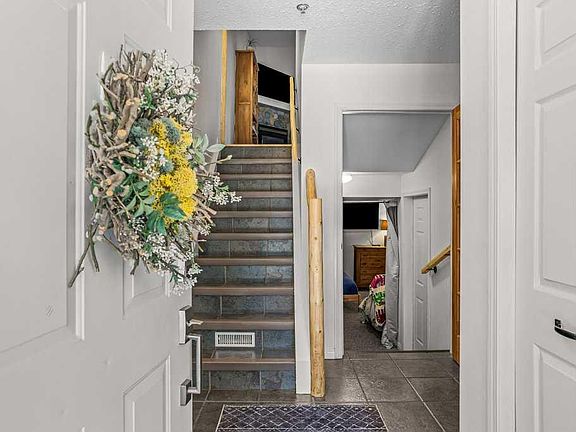 4th image of 1022 NE Rundleview Dr #9