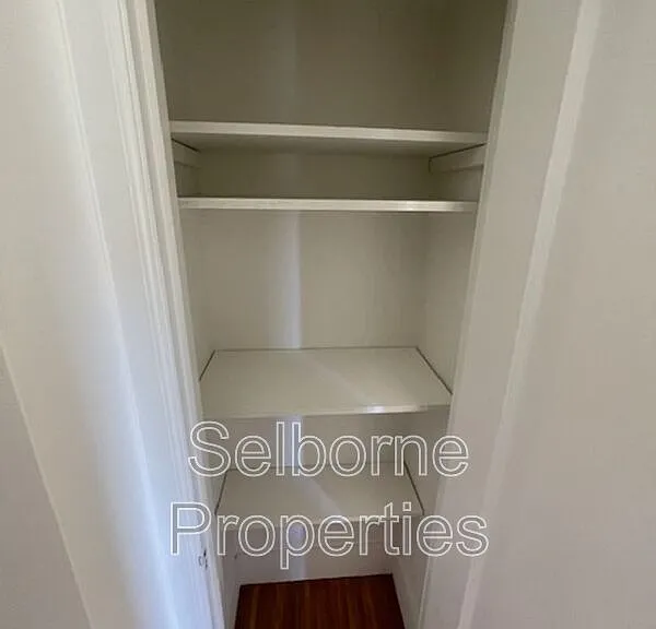 1424 E 20th St — Photo 59