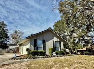 902 Lakeridge Dr, Orange Park, FL 32065