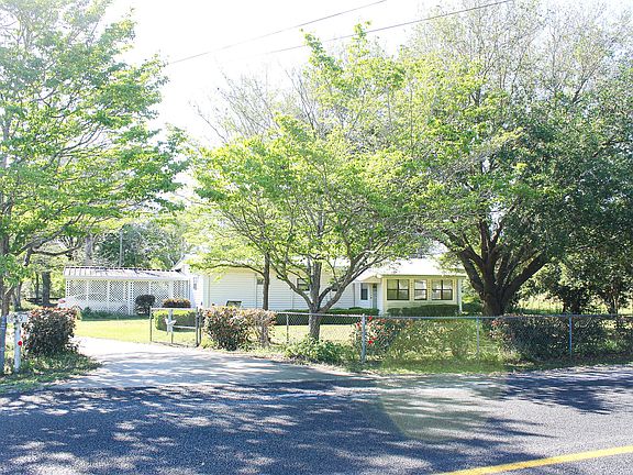 4th image of 469 NE County Road 255
