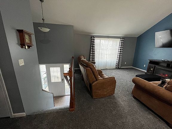 3rd image of 11 Wallace Ave