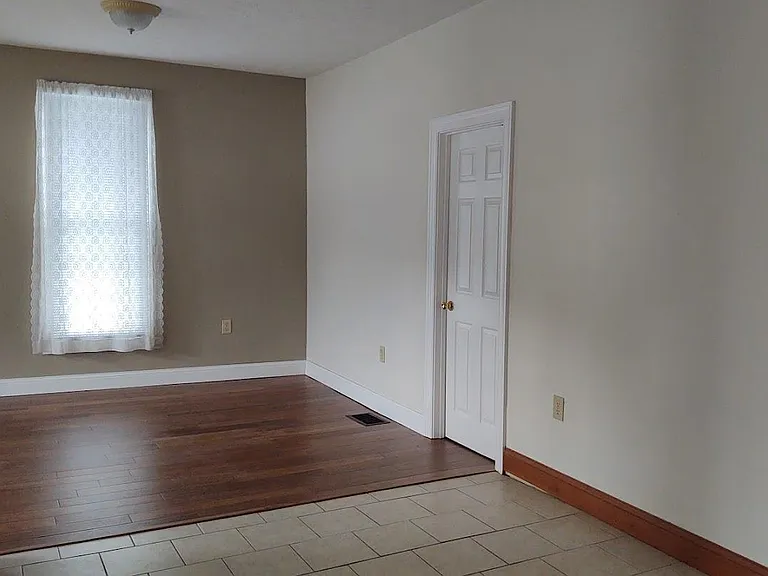 702 Park Ave — Photo 12