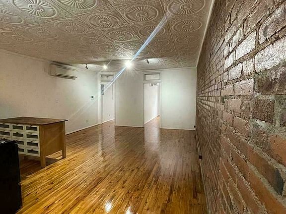 2nd image of 21 Orchard St #3C