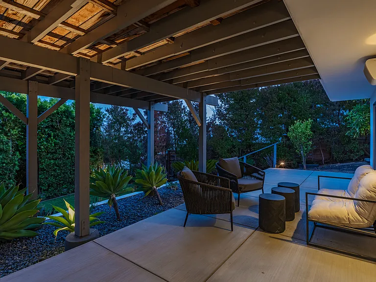 3104 Grove St — Photo 47