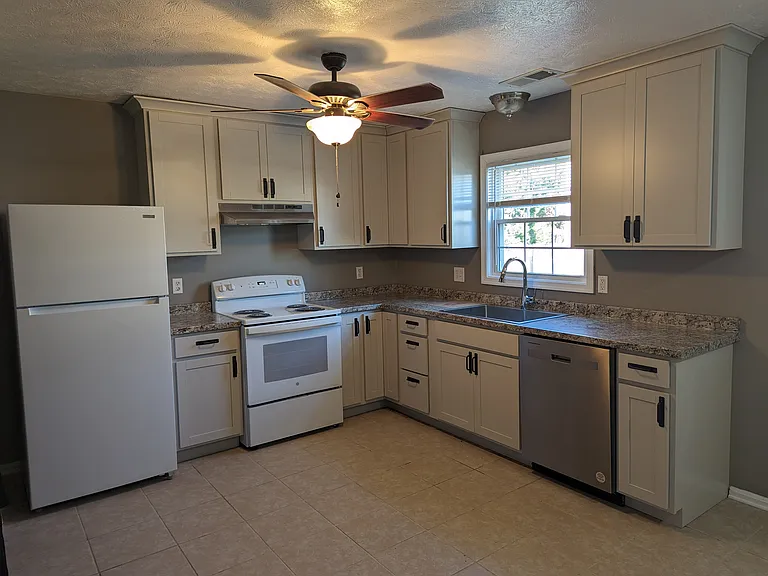 127 Nottoway Dr — Photo 7